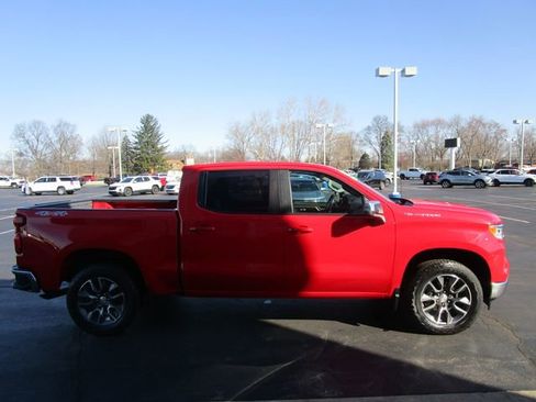 Used 2022 Chevrolet Silverado 1500 LT AWD/4WD image 6