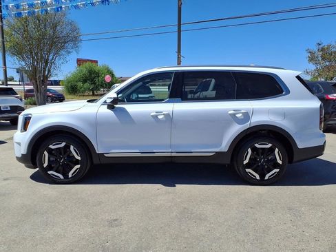 Used 2024 Kia Telluride EX image 4