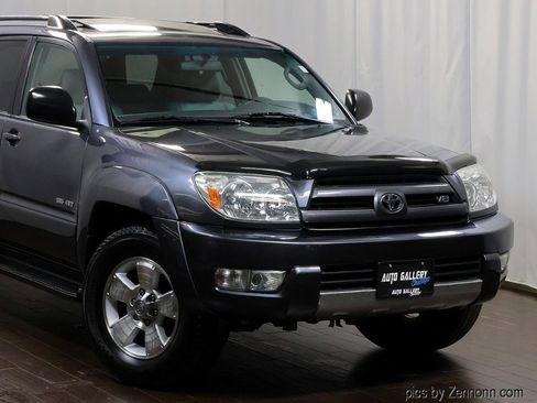 Used 2004 Toyota 4Runner SR5 AWD/4WD image 2