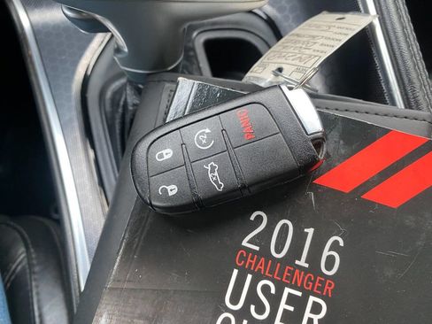 Used 2016 Dodge Challenger SXT Plus image 23