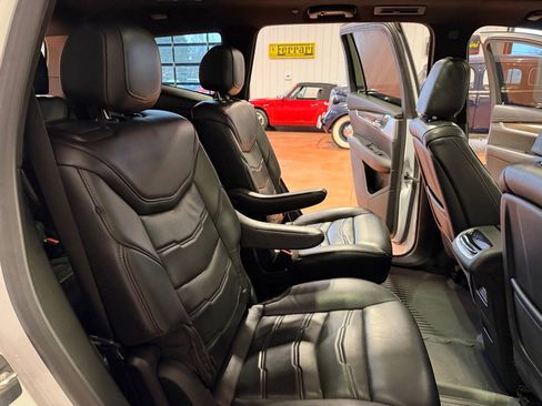 Used 2022 Cadillac XT6 Premium Luxury w/ Platinum Package image 28