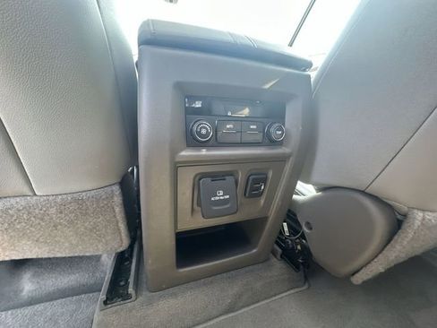 Used 2019 Chevrolet Traverse LT w/ LT Premium Package AWD/4WD image 24