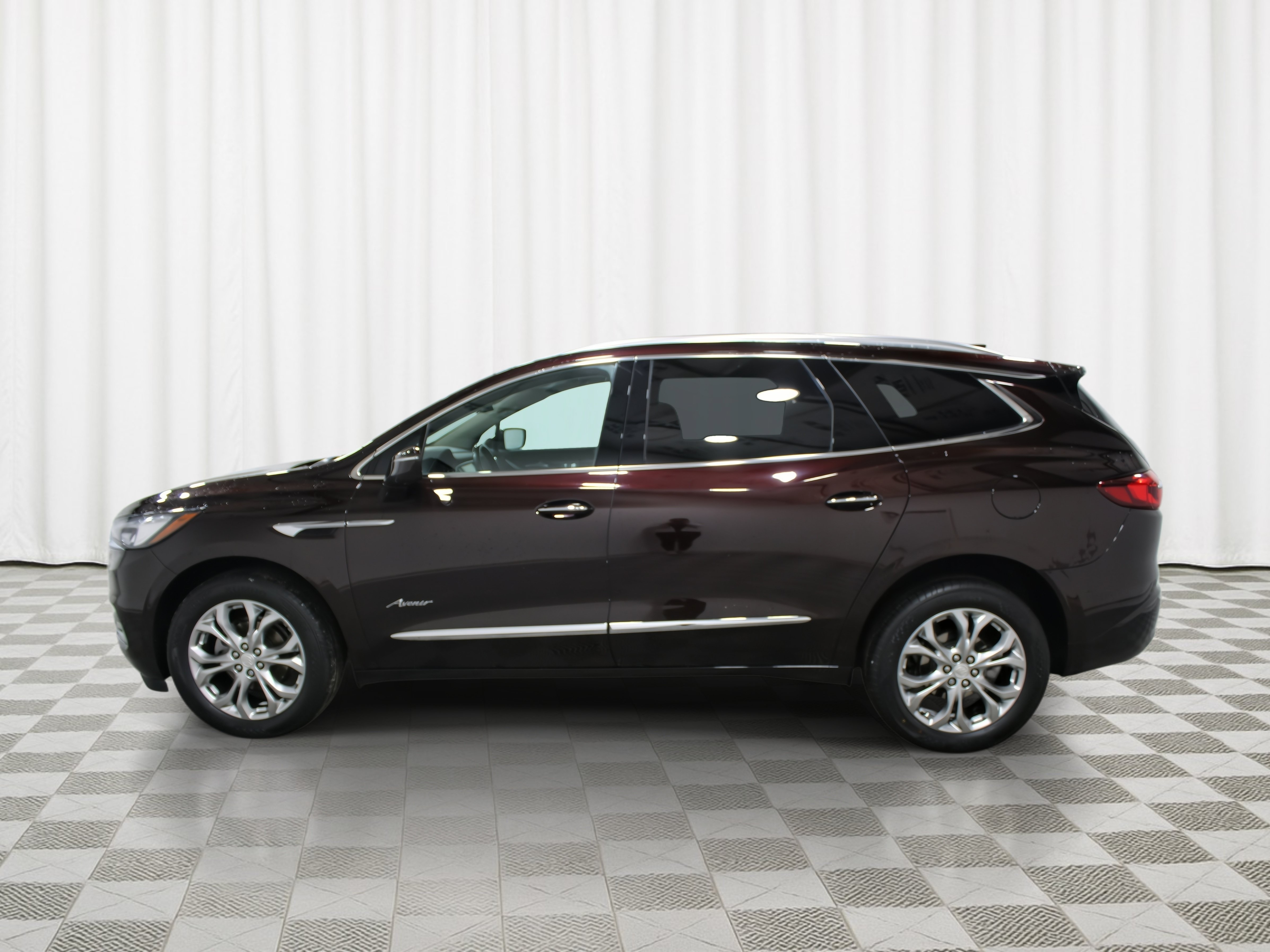 Used 2020 Buick Enclave Avenir w/ Avenir Technology Package AWD/4WD image 6