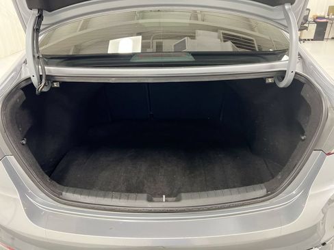 Used 2017 Hyundai Elantra SE FWD image 23