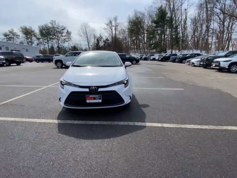 Certified 2023 Toyota Corolla LE image 3