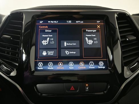 Used 2022 Jeep Cherokee Limited image 29