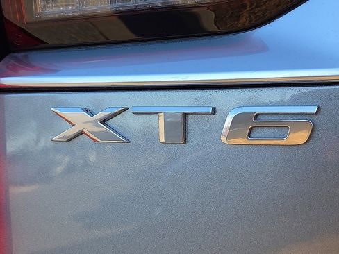 Used 2024 Cadillac XT6 Luxury image 9