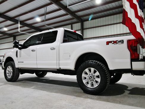 Used 2018 Ford F250 Platinum w/ Platinum Ultimate Package image 8