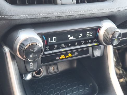 Used 2025 Toyota RAV4 XLE FWD image 13