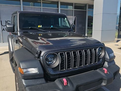 Used 2024 Jeep Wrangler Sport AWD/4WD image 6