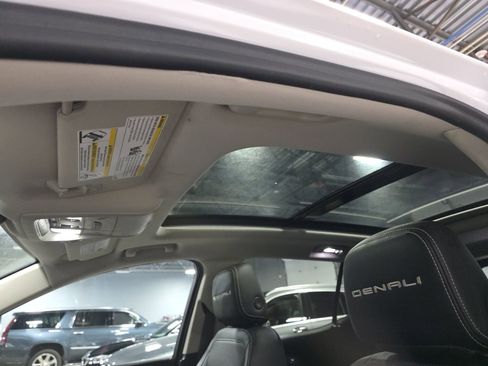 Used 2023 GMC Terrain Denali image 20