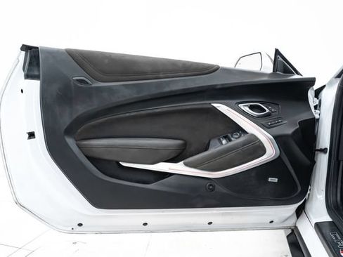 Used 2018 Chevrolet Camaro ZL1 RWD image 17