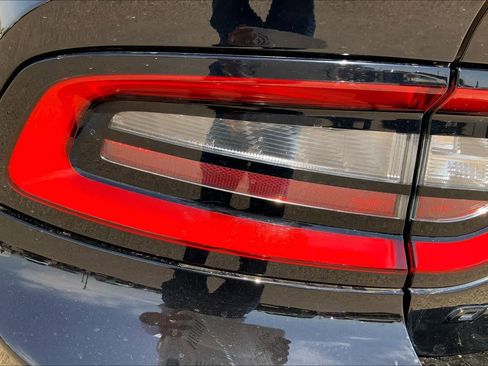 Used 2022 Dodge Charger SXT w/ Blacktop Package image 32