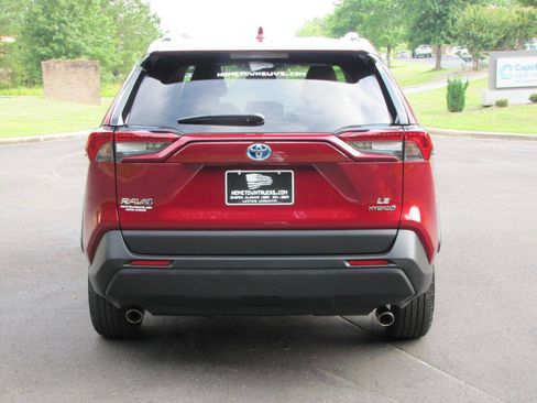 Used 2024 Toyota RAV4 LE image 12