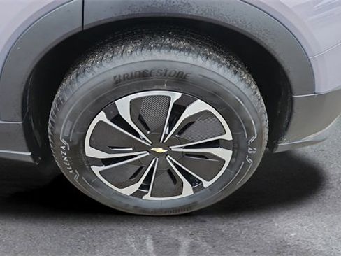 Used 2024 Chevrolet Blazer EV LT image 18