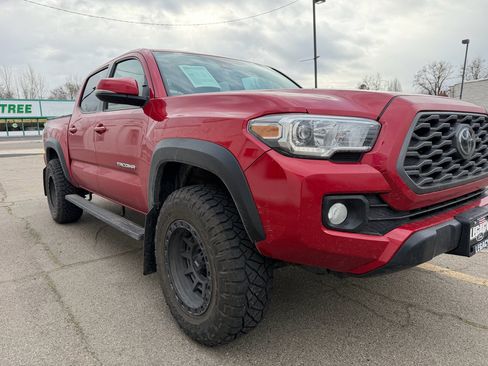 Used 2022 Toyota Tacoma TRD Off-Road image 9