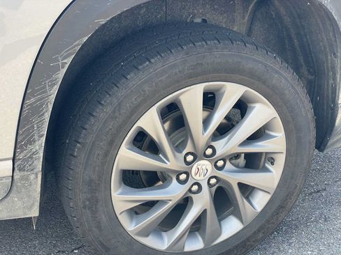 Used 2025 Buick Enclave Preferred AWD/4WD image 11