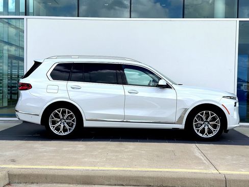 New 2026 BMW X7 xDrive40i w/ Premium Package image 3