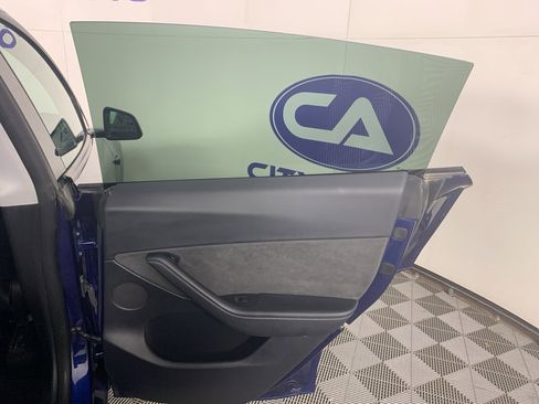 Used 2022 Tesla Model Y Performance image 39