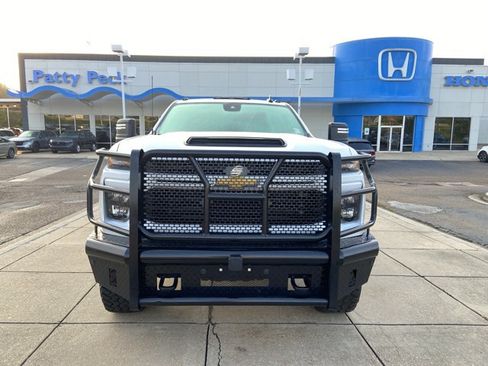 Used 2025 Chevrolet Silverado 2500 Custom AWD/4WD image 3