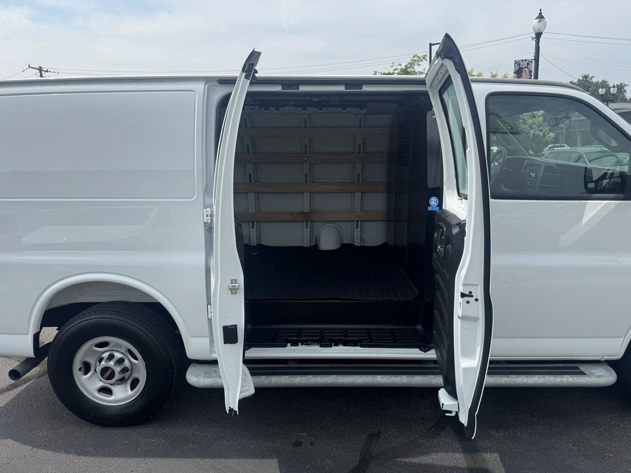 Used 2025 GMC Savana 2500 w/ Driver Convenience Package RWD image 6