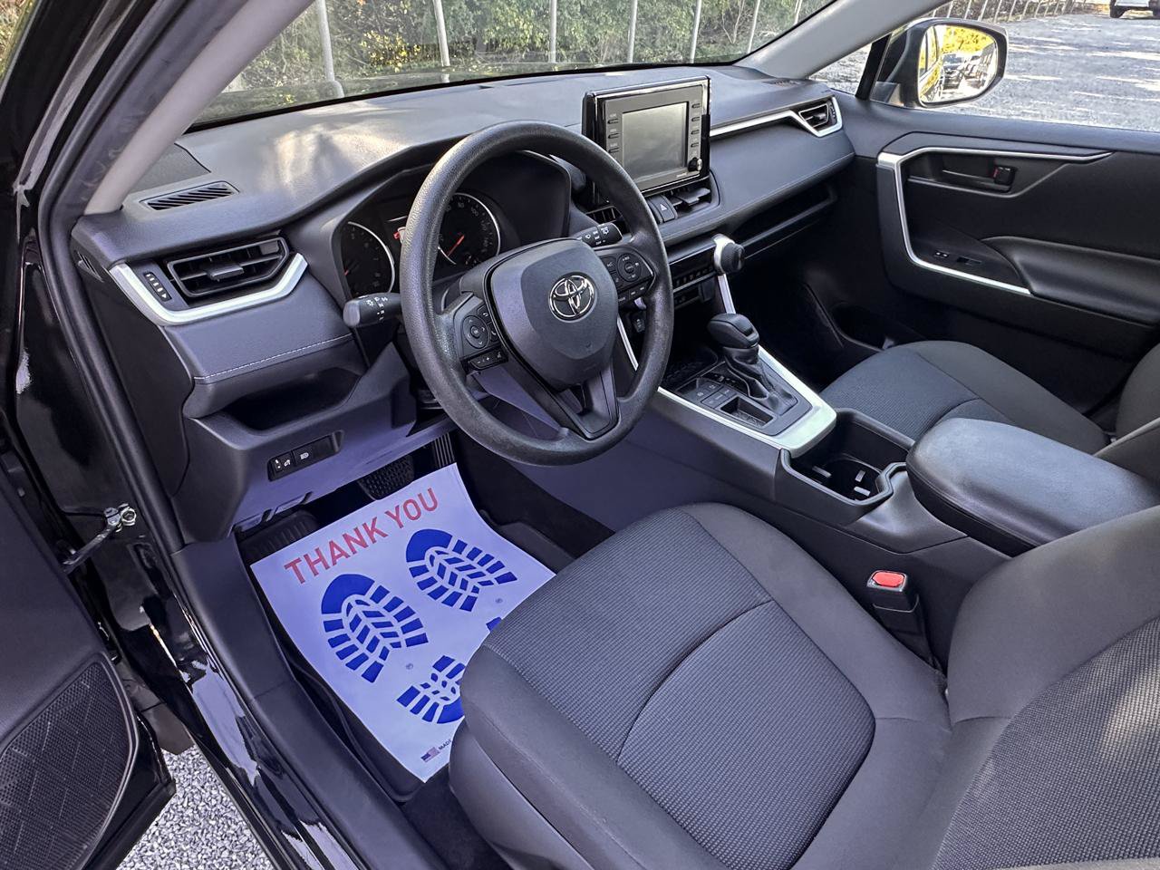 Used 2022 Toyota RAV4 LE FWD image 22