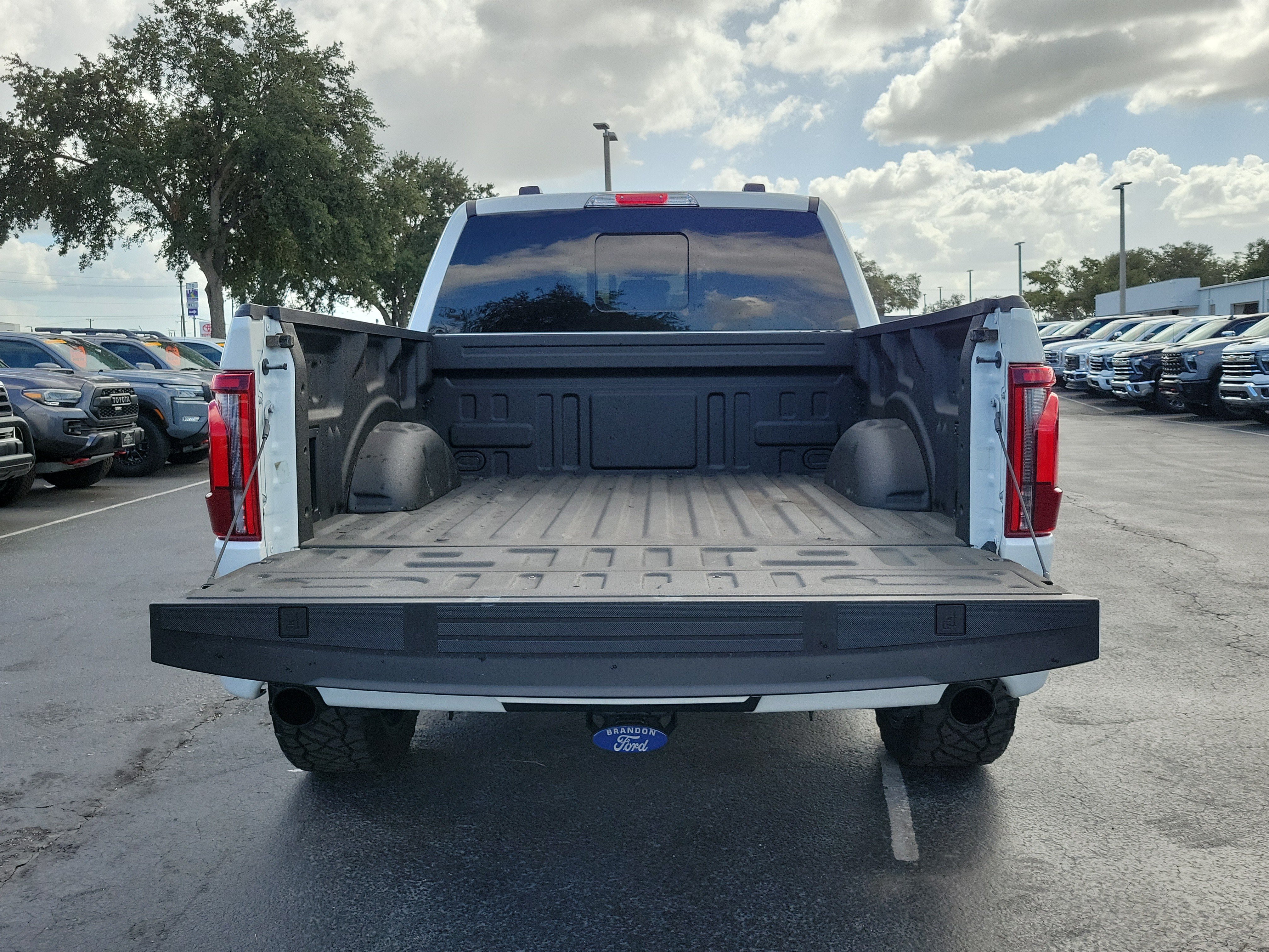 Used 2024 Ford F150 Lariat AWD/4WD image 9
