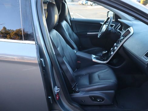 Used 2016 Volvo XC60 T5 Premier image 22