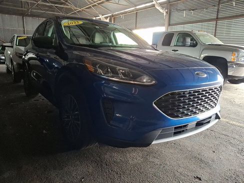 Used 2022 Ford Escape SE FWD image 2