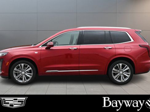 Used 2022 Cadillac XT6 Premium Luxury image 4