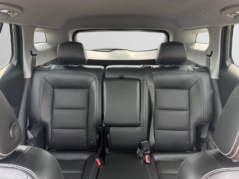 Used 2023 GMC Terrain SLT w/ Infotainment Package II image 13