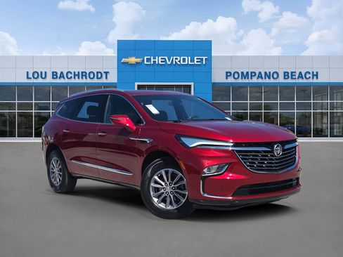 Used 2024 Buick Enclave Essence FWD image 1