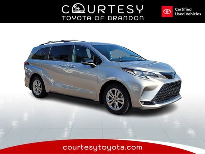 Certified 2023 Toyota Sienna XLE Woodland Edition