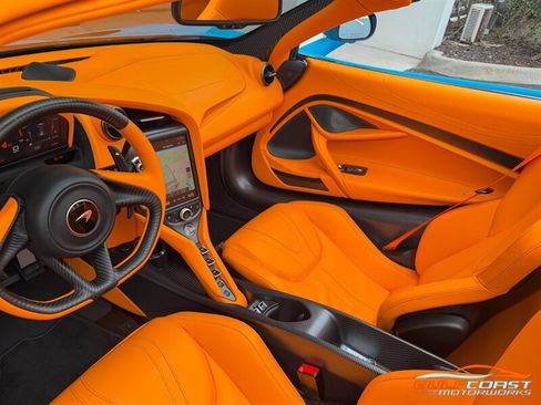 Used 2022 McLaren 765LT RWD image 16