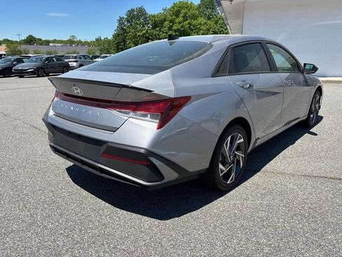Certified 2025 Hyundai Elantra Sport w/ Cargo Package FWD image 3