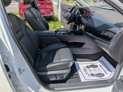 Used 2023 Nissan Rogue SL AWD/4WD image 43