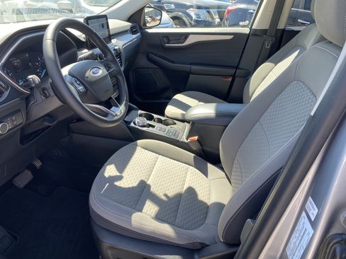 Used 2022 Ford Escape SE w/ SE Sport Appearance Package FWD image 15
