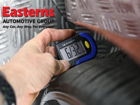 Used 2017 Chevrolet Impala Premier w/ Enhanced Convenience Package FWD image 30