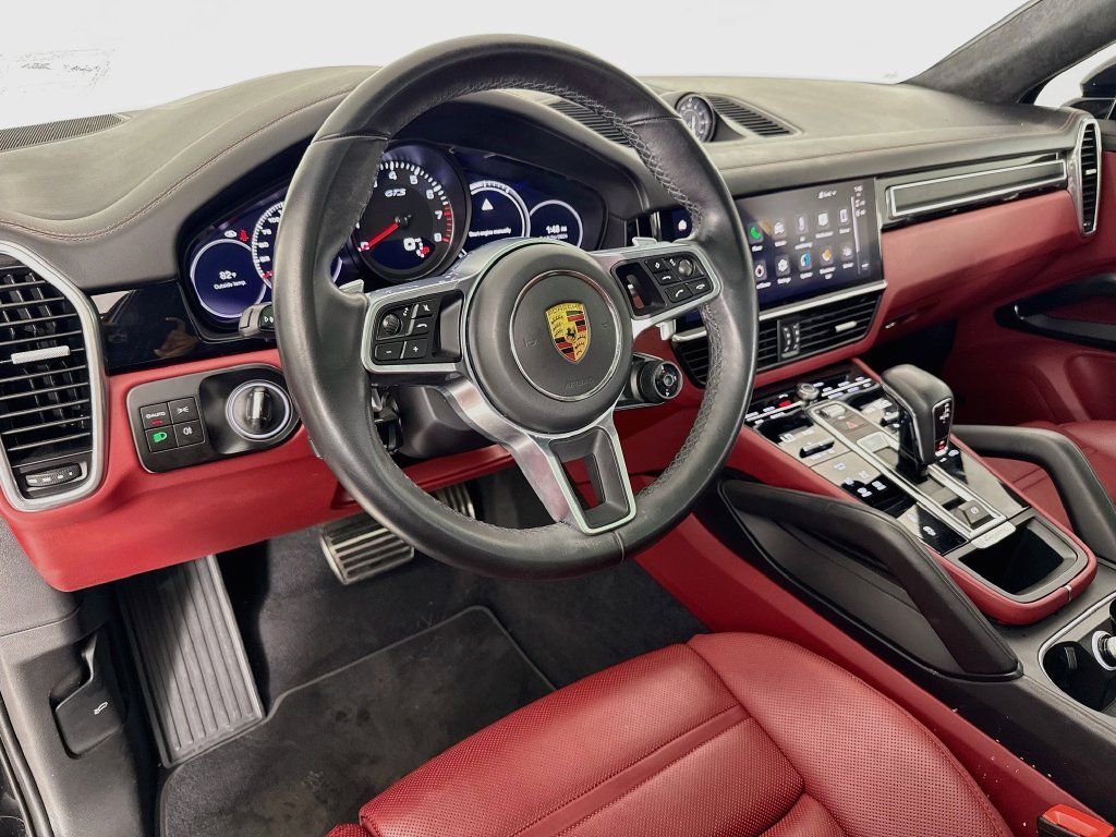 Certified 2022 Porsche Cayenne GTS AWD/4WD image 4