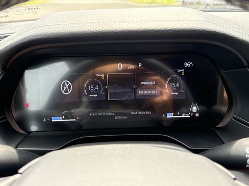 Used 2025 Jeep Grand Cherokee Limited RWD image 16