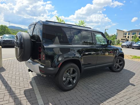 Used 2025 Land Rover Defender 110 S AWD/4WD image 5