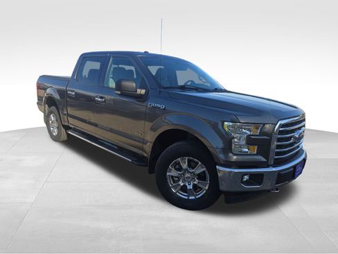 Certified 2017 Ford F150 XLT w/ Equipment Group 302A Luxury image 8