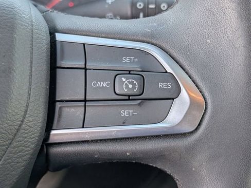 Used 2025 Jeep Compass Latitude w/ Altitude Special Edition image 21