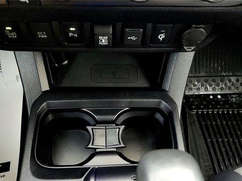 Certified 2021 Toyota Tacoma TRD Off-Road image 32