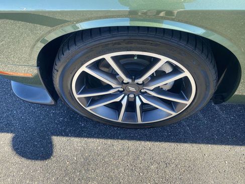 Used 2023 Dodge Challenger R/T w/ Plus Package image 10