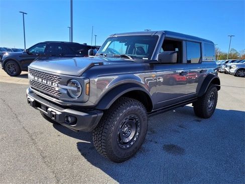 New 2025 Ford Bronco Badlands w/ Sasquatch Package image 3