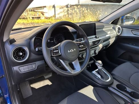 Used 2023 Kia Forte LXS image 2