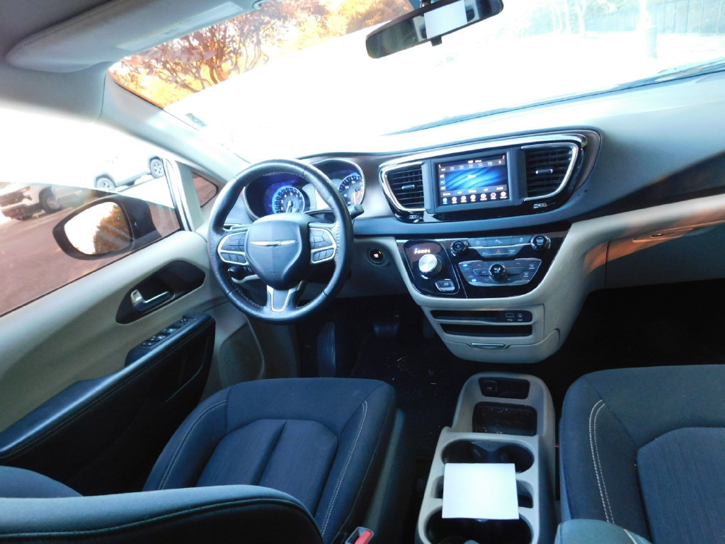 Used 2020 Chrysler Voyager LX w/ Cold Weather Group FWD image 7