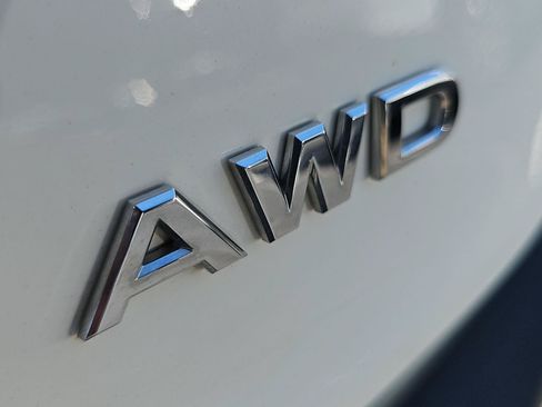 Used 2023 Nissan Rogue S AWD/4WD image 29