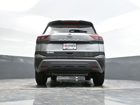 Used 2023 Nissan Rogue SV image 38